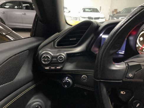 Used 2017 Ferrari 488 Spider image 22