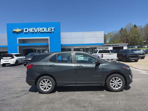Used 2020 Chevrolet Equinox LS AWD/4WD image 2