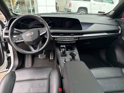 Used 2024 Cadillac XT4 Sport image 7