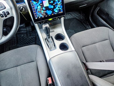 Used 2013 Ford Edge SE image 18