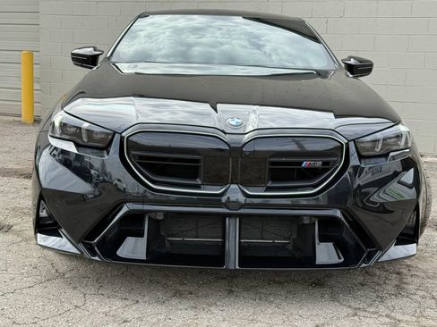 Used 2025 BMW M5 Sedan 4D w/ Executive Package image 34
