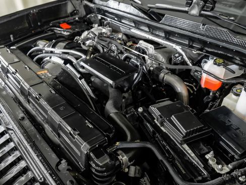 Used 2025 Chevrolet Silverado 2500 ZR2 w/ Technology Package image 49