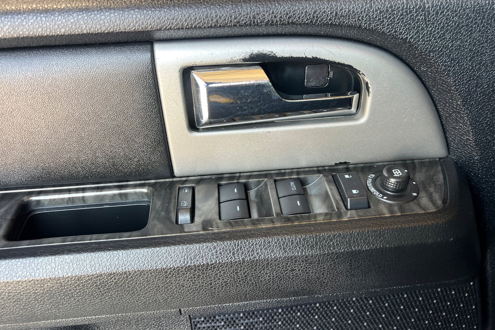 Used 2015 Ford Expedition Limited w/ Equipment Group 301A AWD/4WD image 12