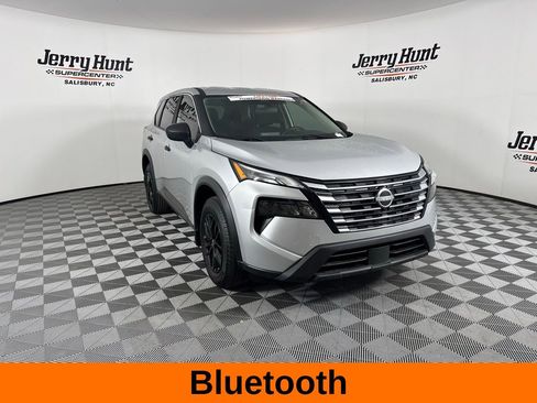Used 2024 Nissan Rogue S image 6