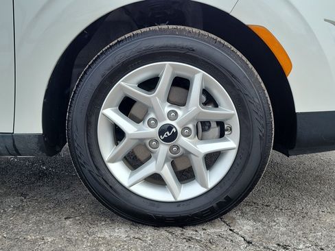 Used 2025 Kia Soul LX w/ LX Technology Package image 5