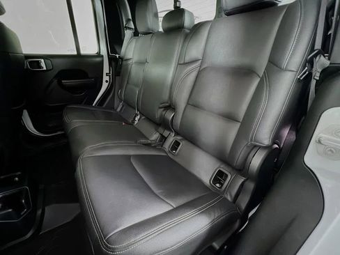 Used 2021 Jeep Gladiator Willys image 25