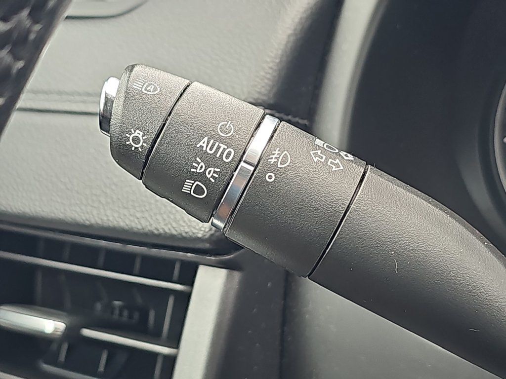 Used 2022 GMC Terrain SLT w/ Infotainment Package II FWD image 36
