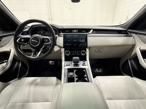 Used 2021 Jaguar F-PACE SVR image 27