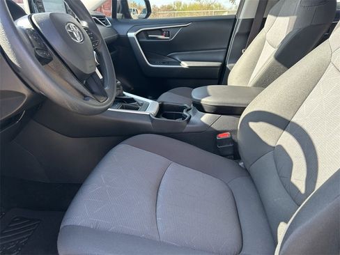 Used 2019 Toyota RAV4 XLE image 11