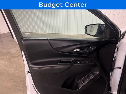 Used 2018 Chevrolet Equinox Premier FWD image 14
