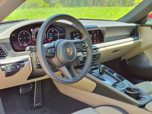 Certified 2025 Porsche 911 Carrera RWD image 4