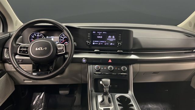 Used 2024 Kia Carnival LX FWD image 11