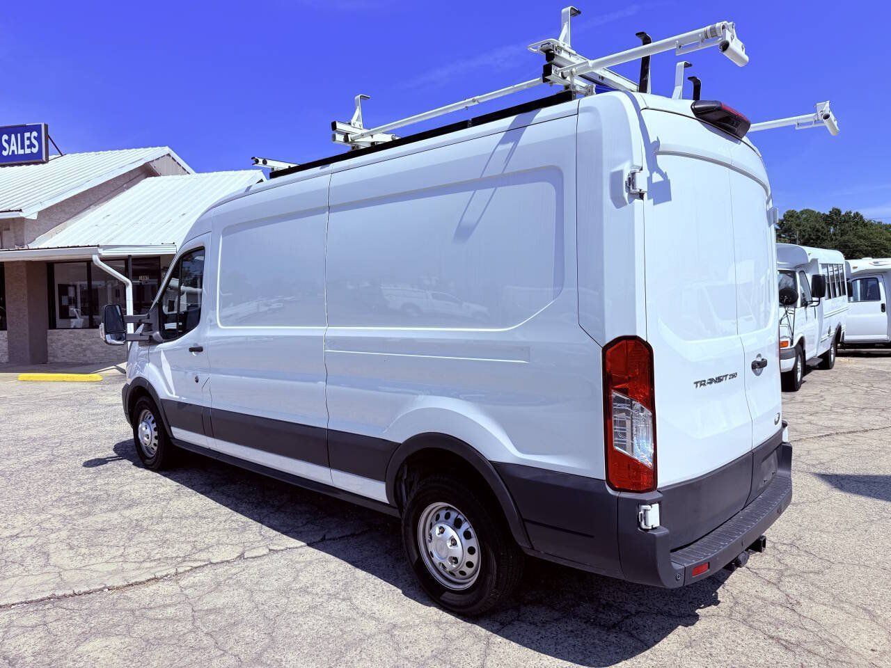 Used 2021 Ford Transit 250 Medium Roof AWD image 4
