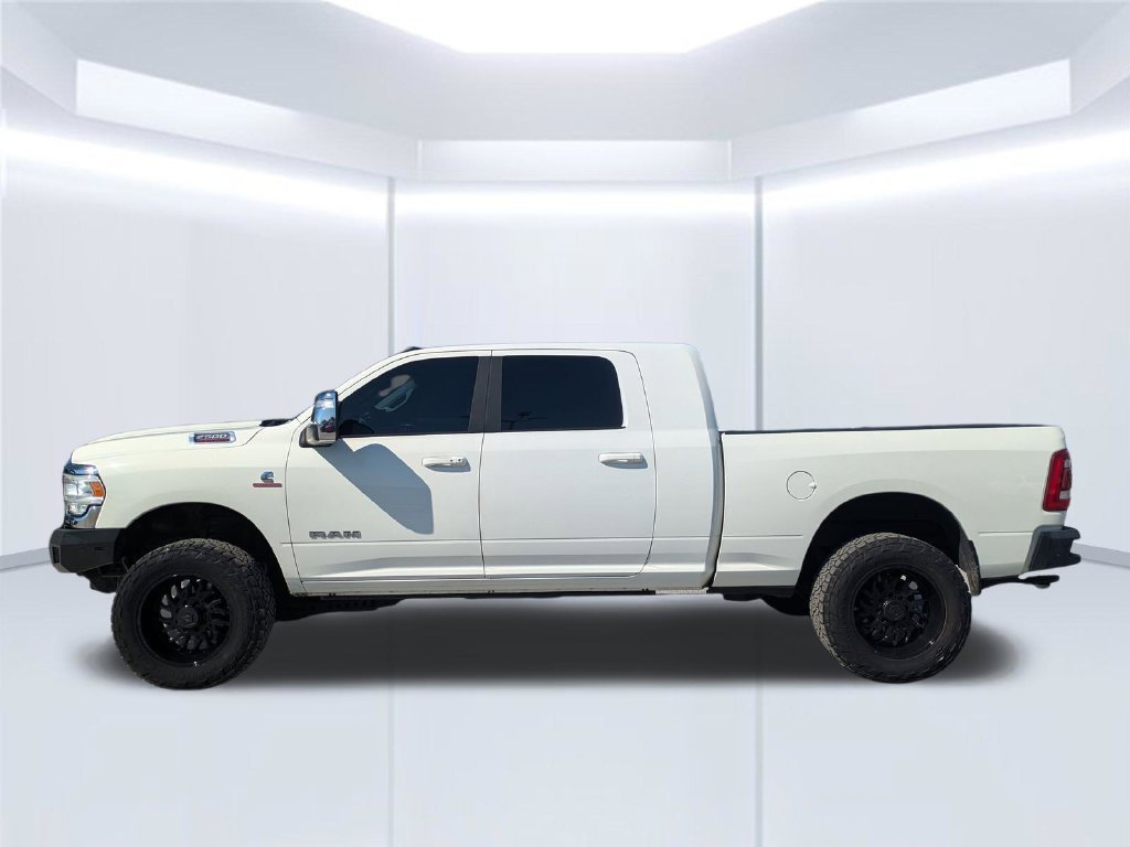 Used 2024 RAM 2500 Laramie AWD/4WD image 2
