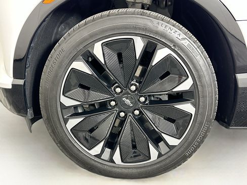 Used 2024 Chevrolet Blazer EV RS AWD/4WD image 11