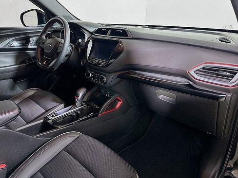 Used 2022 Chevrolet TrailBlazer RS w/ Sun and Liftgate Package FWD image 31