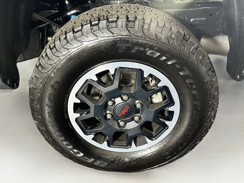 Used 2024 Toyota Tacoma TRD Off-Road image 11