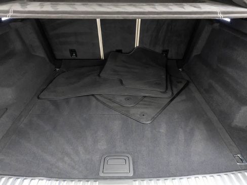 Used 2019 Lamborghini Urus image 22