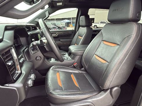 Used 2025 GMC Sierra 1500 AT4 w/ AT4 Premium Package AWD/4WD image 14
