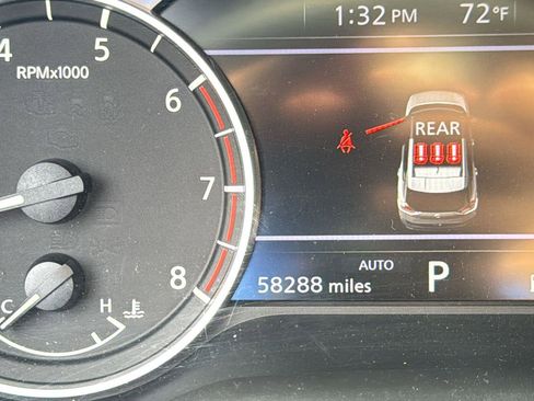 Used 2023 Nissan Rogue SV image 11