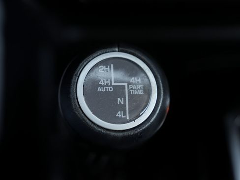 Used 2023 Jeep Wrangler Unlimited Sahara w/ Cold Weather Group AWD/4WD image 33