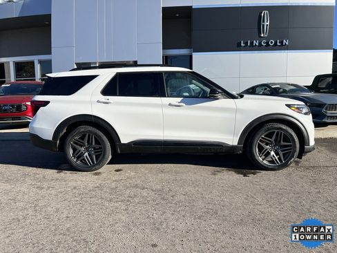 Certified 2025 Ford Explorer ST w/ Sun And Sound Package image 7