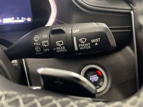 Used 2023 Jeep Grand Cherokee Limited image 41