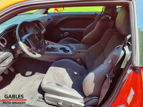 Used 2023 Dodge Challenger R/T w/ Plus Package image 8