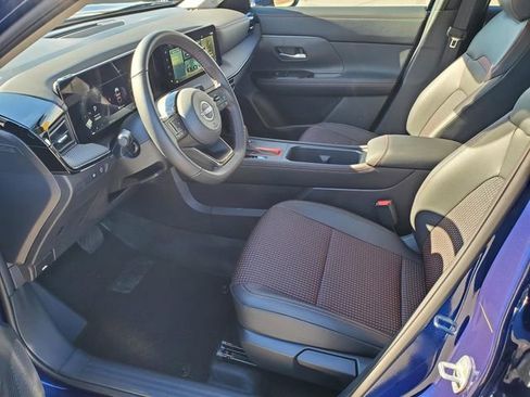 Certified 2025 Nissan Kicks SR image 13