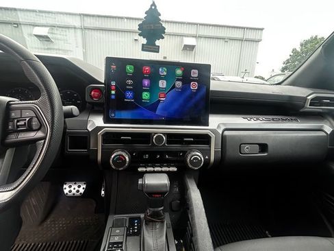 Certified 2025 Toyota Tacoma TRD Sport AWD/4WD image 8