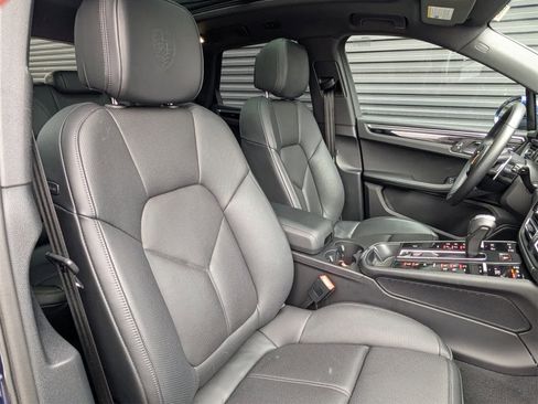 Used 2025 Porsche Macan image 22