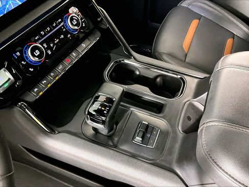 Certified 2023 GMC Sierra 1500 AT4 w/ AT4 Premium Package image 15