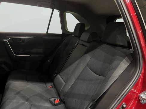 Used 2019 Toyota RAV4 LE image 33