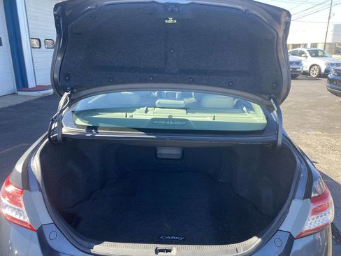 Used 2011 Toyota Camry XLE image 21