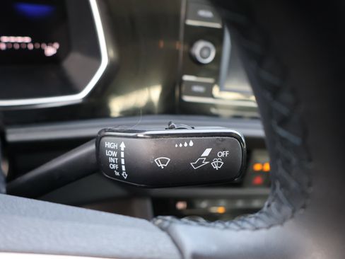 Used 2024 Volkswagen Jetta SE w/ Panoramic Sunroof Package image 34