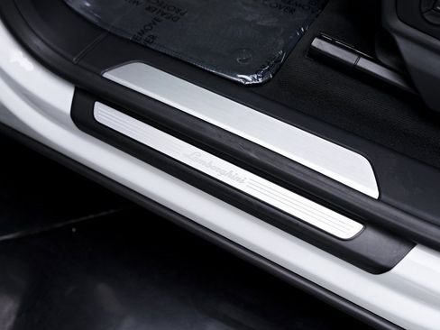 Used 2022 Lamborghini Urus image 44