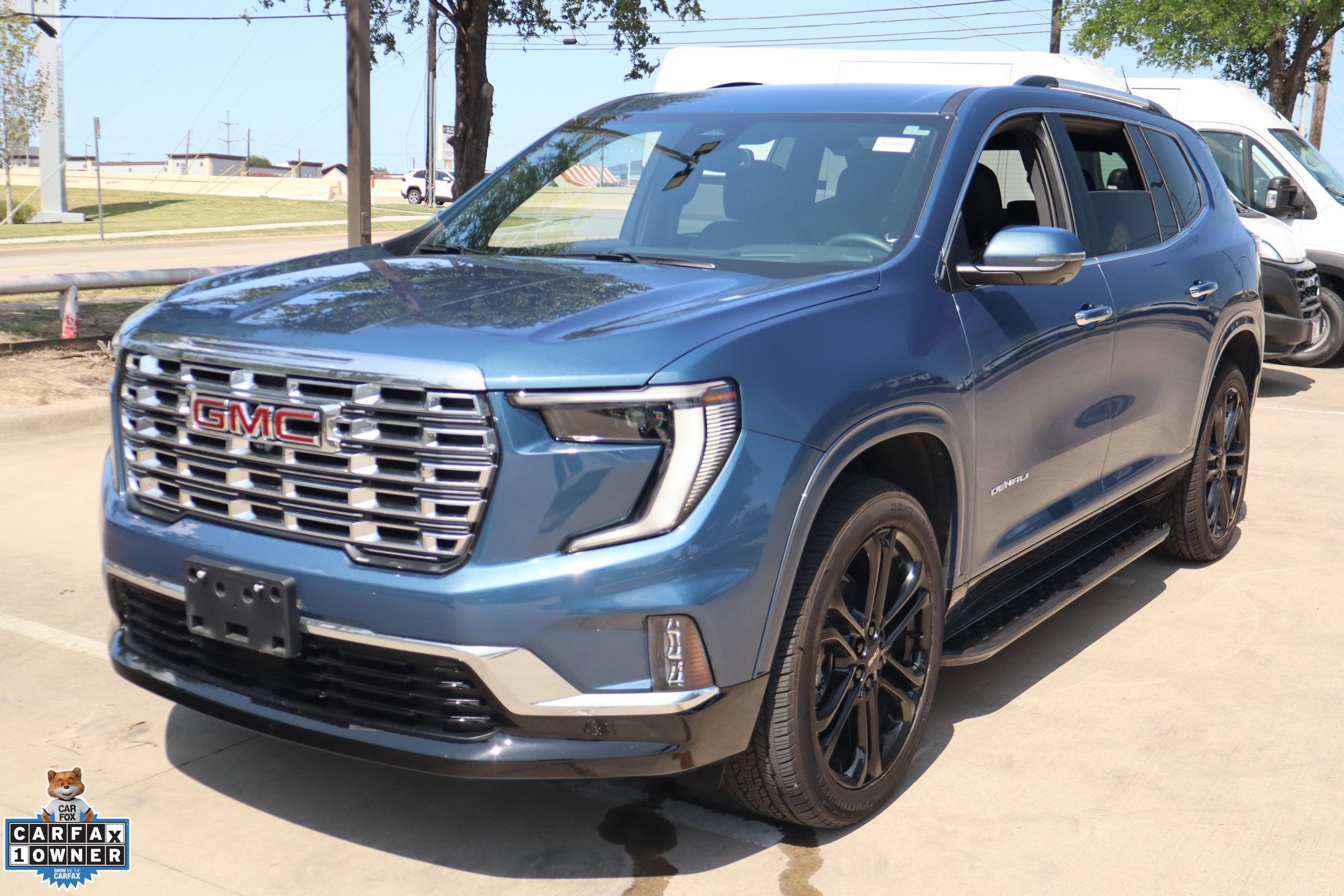 Used 2025 GMC Acadia Denali w/ LPO, Floor Liner Package FWD image 9