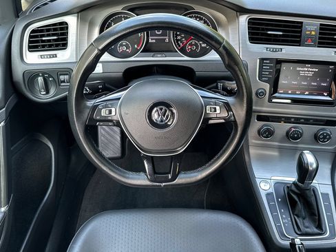 Used 2015 Volkswagen Golf TDI S FWD image 14
