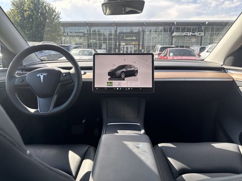 Used 2023 Tesla Model Y Long Range AWD/4WD image 17