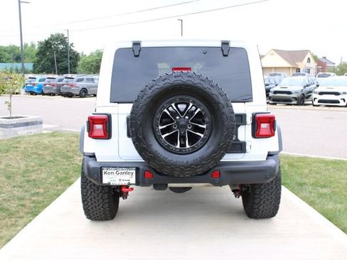 Used 2025 Jeep Wrangler Unlimited Rubicon AWD/4WD image 35