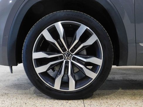 Used 2020 Volkswagen Atlas Cross Sport SEL Premium R-Line image 23