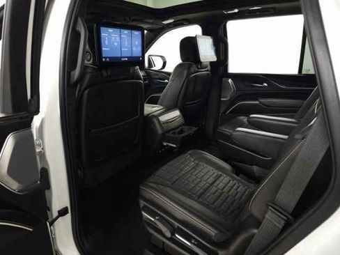 Used 2021 Cadillac Escalade Premium Luxury Platinum image 44