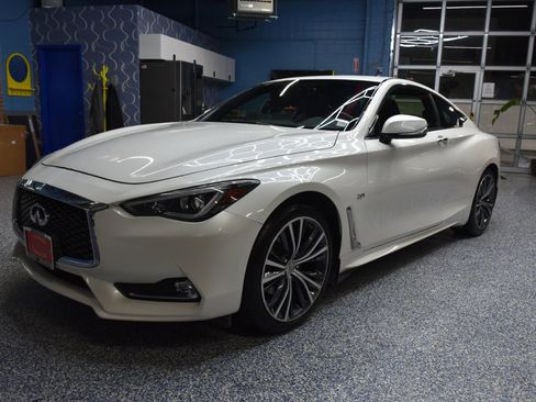 Used 2017 INFINITI Q60 2.0t image 13