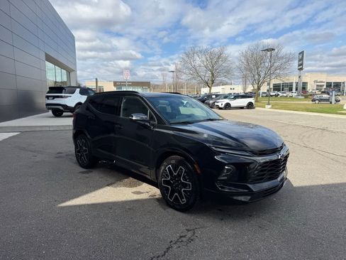 Used 2023 Chevrolet Blazer RS w/ Driver Confidence II Package image 4