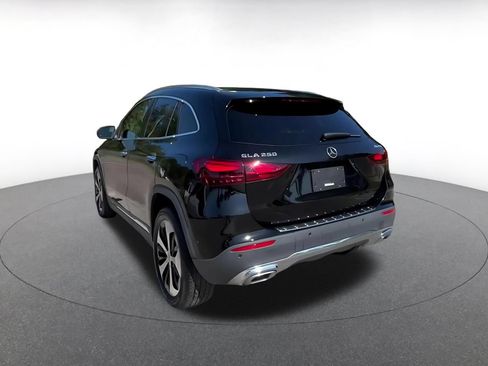 Used 2025 Mercedes-Benz GLA 250 4MATIC image 9