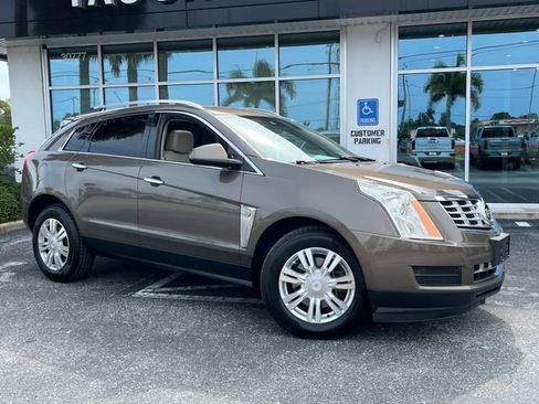 Used 2015 Cadillac SRX Luxury w/ Driver Awareness Package FWD image 2