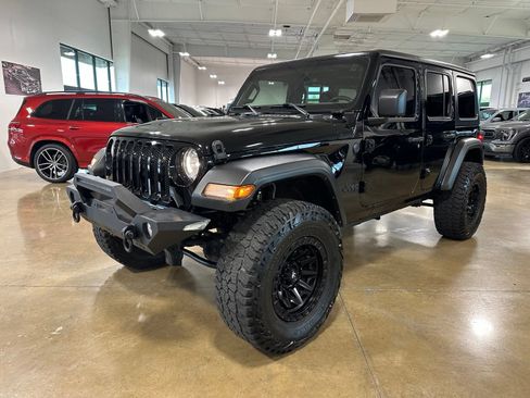 Used 2022 Jeep Wrangler Unlimited Sport AWD/4WD image 3