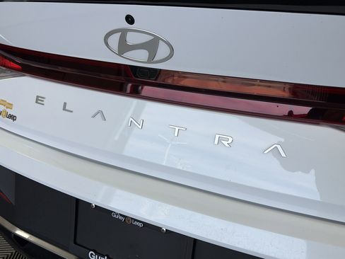 Certified 2025 Hyundai Elantra Sport FWD image 15