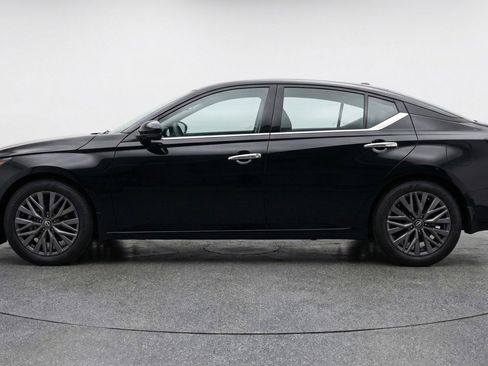 Used 2025 Nissan Altima 2.5 SV image 5