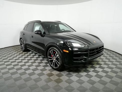 New 2026 Porsche Cayenne GTS image 29